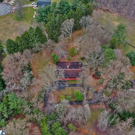 Unique And Secluded Country Estate Near Pittsburgh Villa Weirton Exterior photo